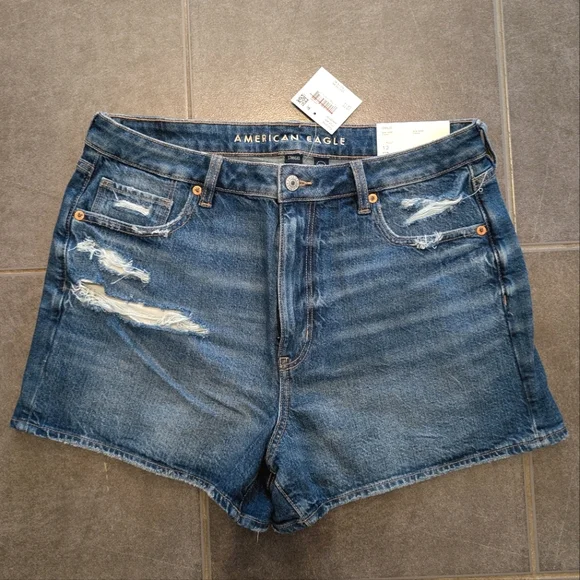 American Eagle Strigid Mom Denim Shorts - Picture 3 of 6